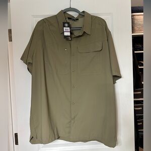 Under Armour Vented Shirt NWT
